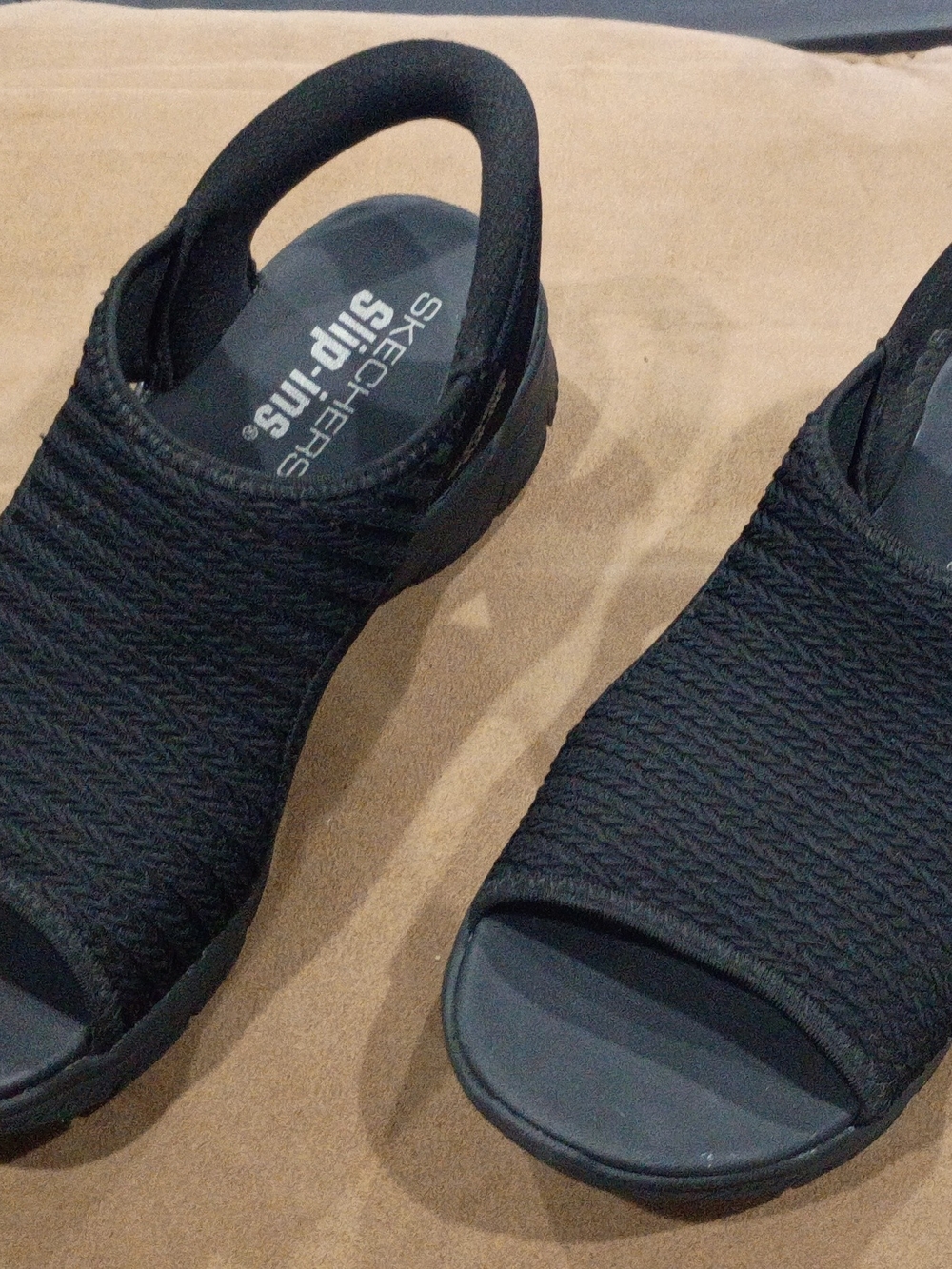 Skechers Black Women's Slip-Ins Open-Toe Sandals - Picture 2 of 6